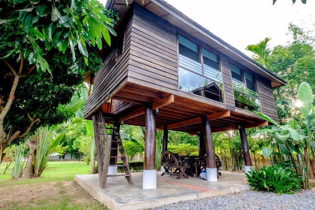 Banyen Villa San Sai Bagian luar foto