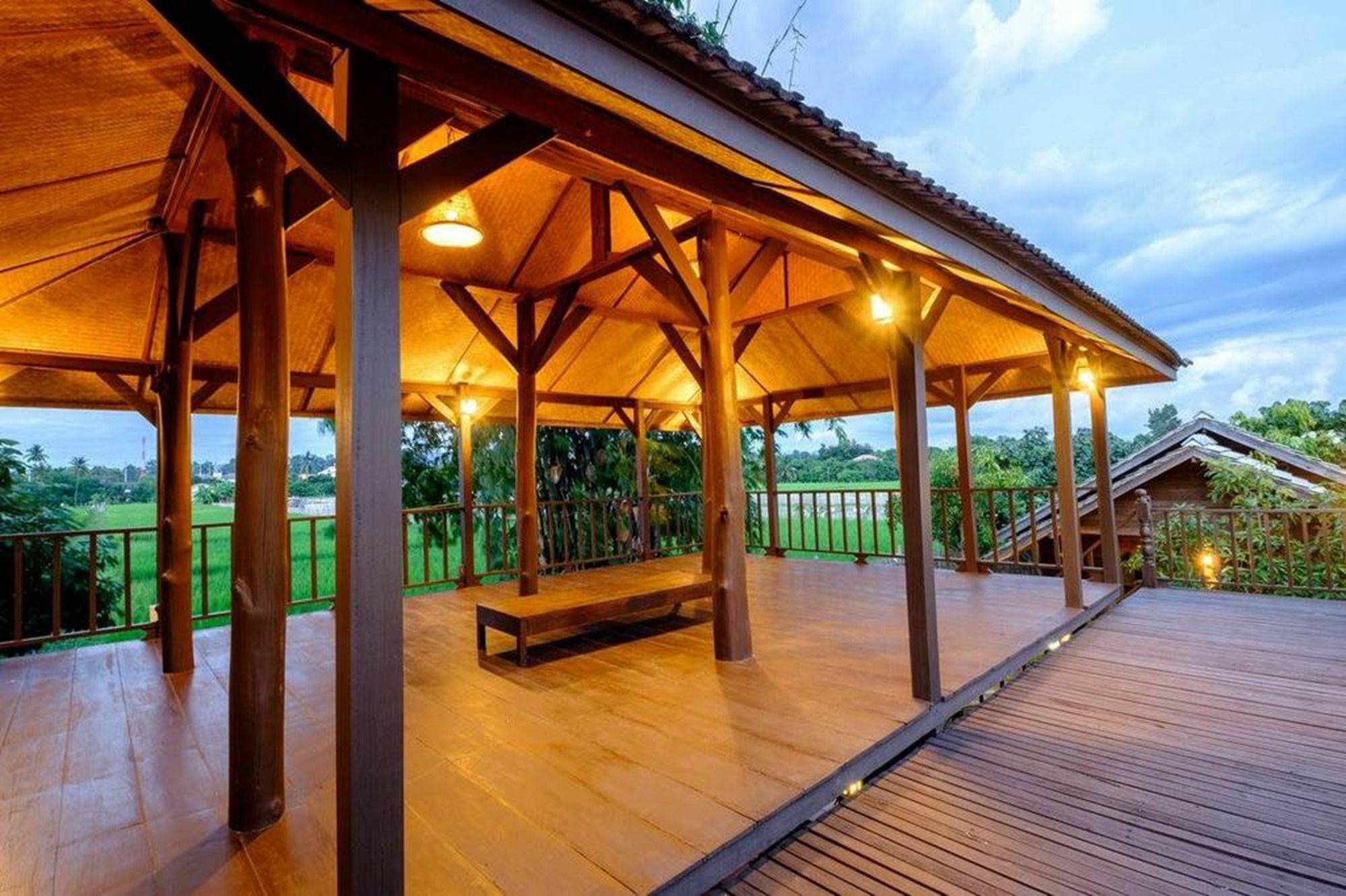 Banyen Villa San Sai Bagian luar foto